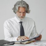 Doświadczenie to przewaga: Wejście do nowej branży po 40+ bez zaczynania od zera