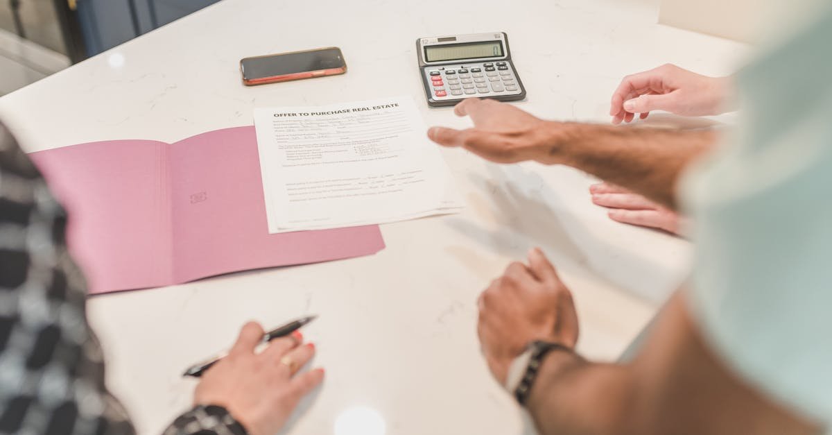 Bezpieczny start do własnego M: kluczowe zapisy w umowie przedwstępnej, które musisz sprawdzić