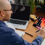 Home office bez wypalenia: jak zadbać o wellbeing w pracy zdalnej — praktyczny przewodnik