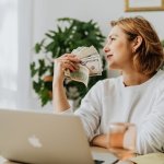 Od etatu do wolności: sprawdzona strategia na finansową niezależność bez rezygnacji z pracy