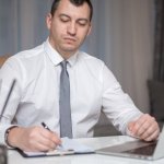 Przeprogramuj się na sukces: 7 rytuałów, które uczą podświadomość realizować Twoje cele