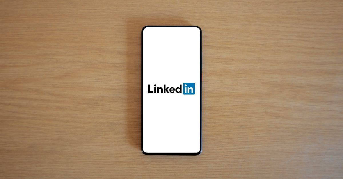Od zera do zasięgu: jak tworzyć posty na LinkedIn, które przyciągają i angażują