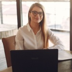 Reputacja, która pracuje za Ciebie: praktyczny przewodnik po budowaniu silnej marki zawodowej online